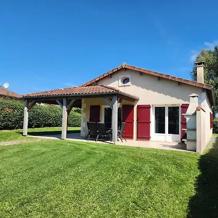 Spacious With Garden And Pool Holiday home Les Forges (Deux-Sevres)