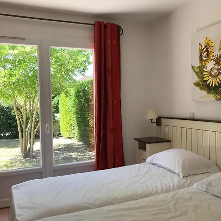 Spacious With Garden And Pool Holiday home