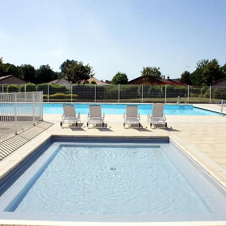 Spacious With Garden And Pool