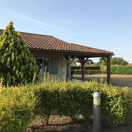 Spacious With Garden And Pool * Les Forges (Deux-Sevres)