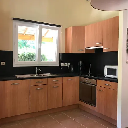 Spacious With Garden And Pool