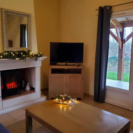 Spacious With Garden And Pool