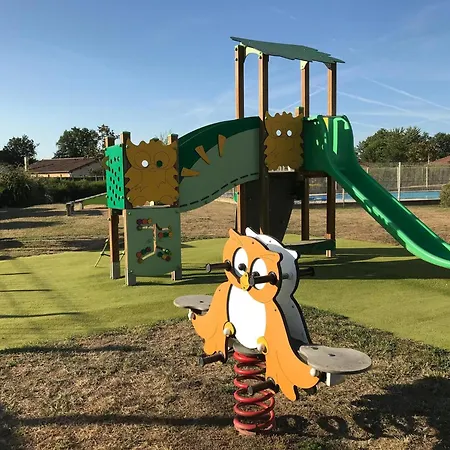 Spacious With Garden And Pool