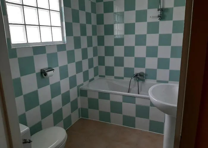 Spacious With Garden And Pool *