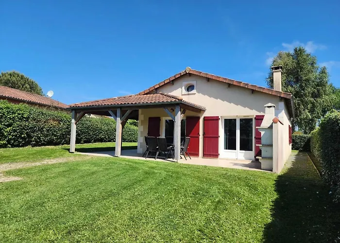 Spacious With Garden And Pool Сasa de vacaciones Les Forges (Deux-Sevres)