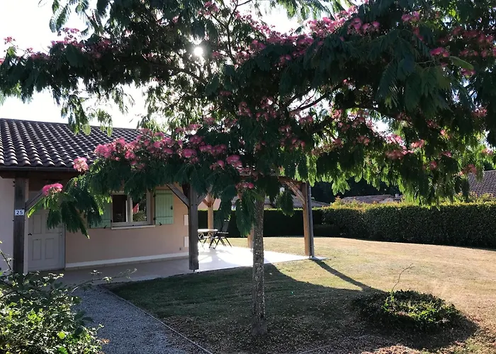 Spacious With Garden And Pool *