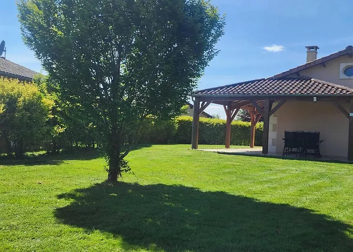 Spacious With Garden And Pool *