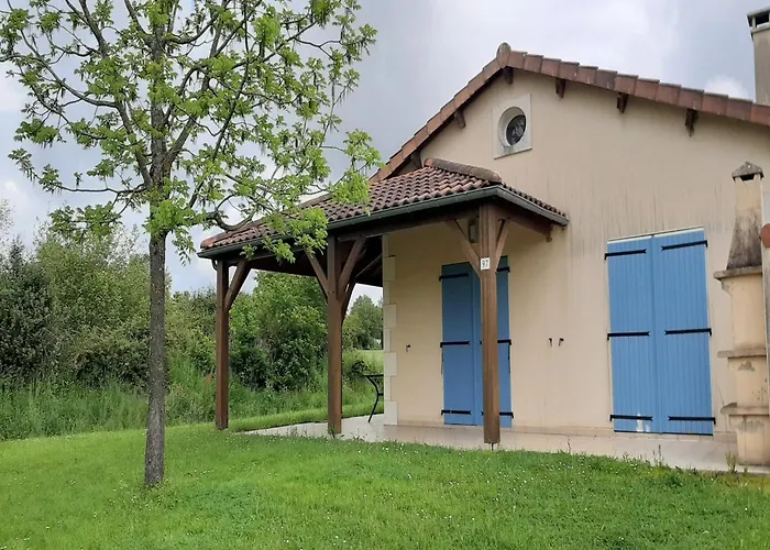 Сasa de vacaciones Spacious With Garden And Pool *