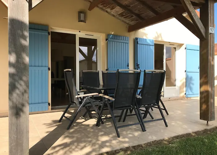 Spacious With Garden And Pool