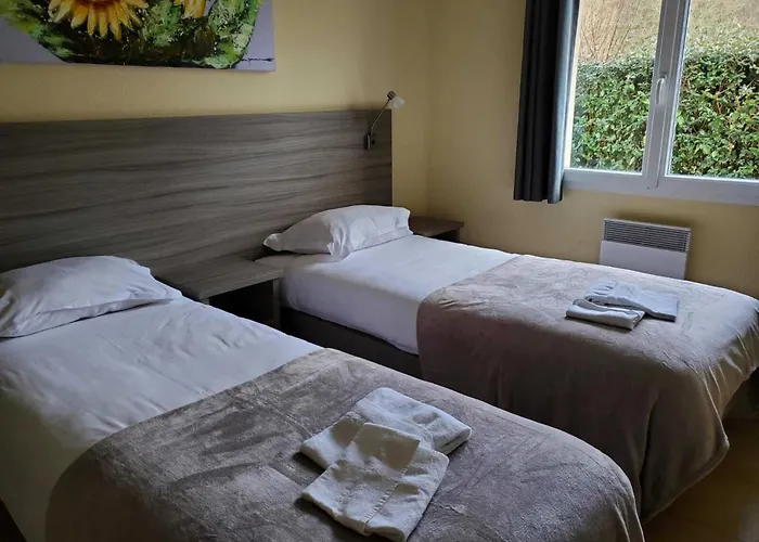 Spacious With Garden And Pool Сasa de vacaciones *