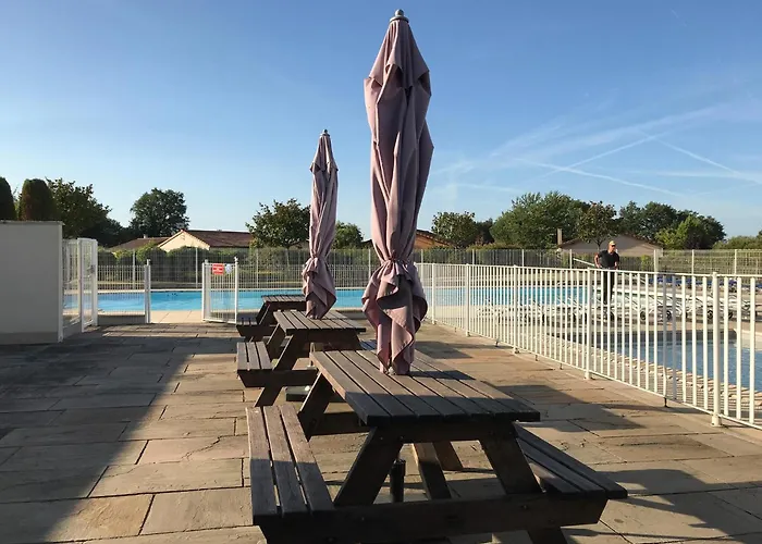 Spacious With Garden And Pool Сasa de vacaciones Les Forges (Deux-Sevres)