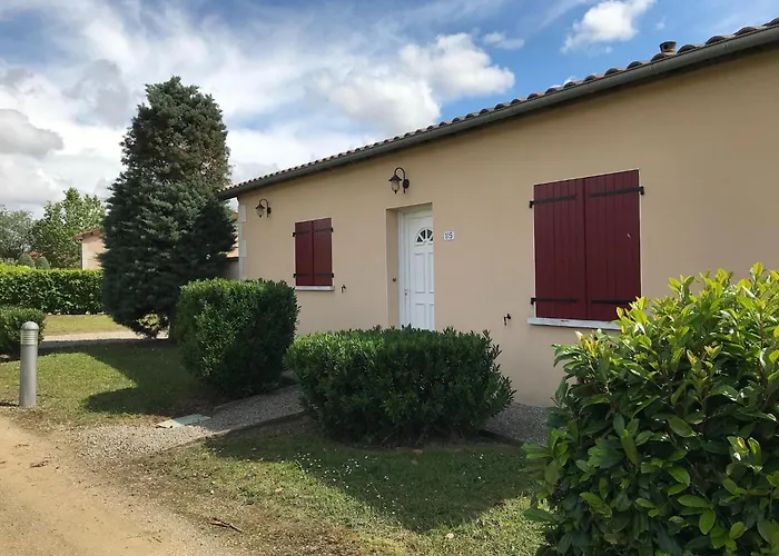 Spacious With Garden And Pool Сasa de vacaciones Les Forges (Deux-Sevres)