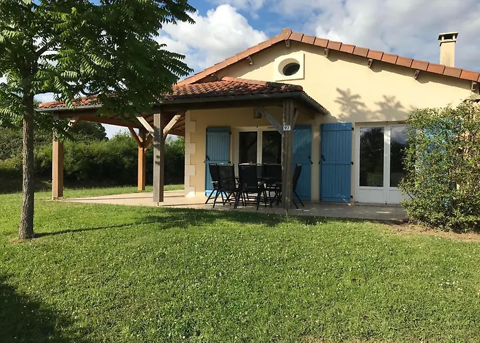 Spacious With Garden And Pool Сasa de vacaciones Les Forges (Deux-Sevres)