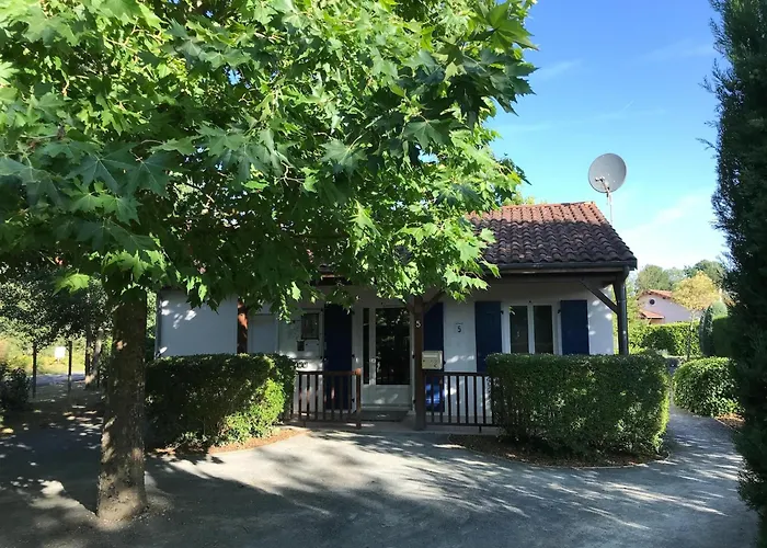 Сasa de vacaciones Spacious With Garden And Pool *