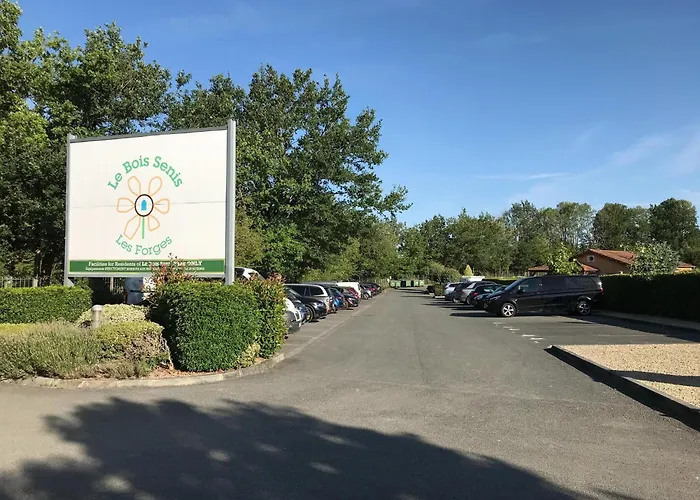 Spacious With Garden And Pool