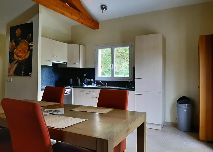 Spacious With Garden And Pool Сasa de vacaciones Les Forges (Deux-Sevres)